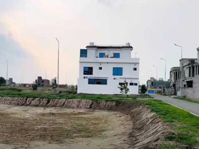 10 Marla Corner Plot For Sale in Platinum Block Park View City Lahore
