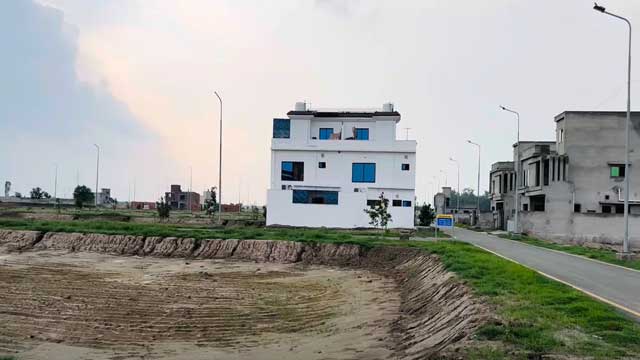 10 Marla Corner Plot For Sale in Platinum Block Park View City Lahore