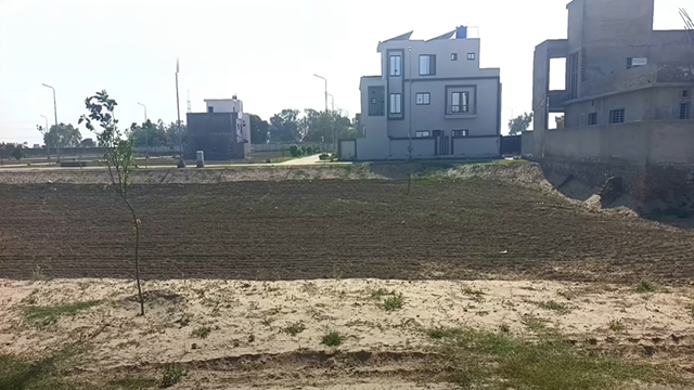 10 Marla Plot for Sale Near Park - Park View City Lahore