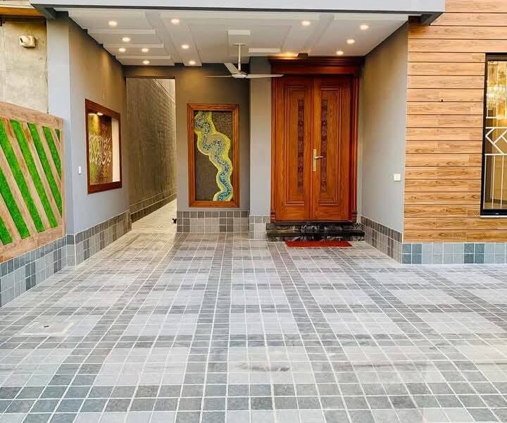 10 Marla Brand New Designer House for Sale in Park View City