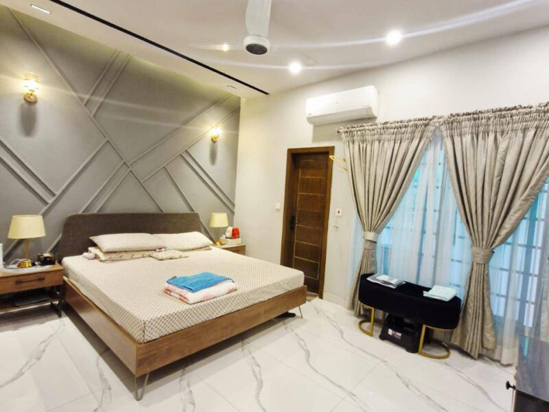 10 Marla House Upper Portion for Rent in Park View City Lahore