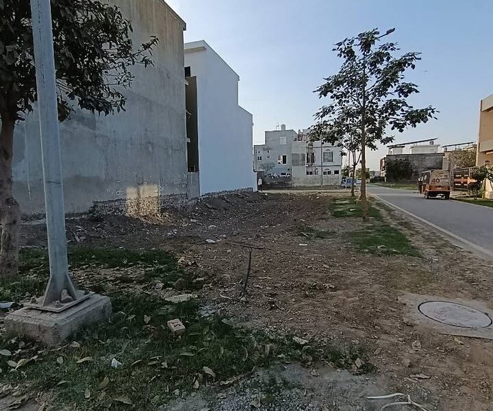5 Marla Corner Plot For Sale in Park View City Lahore