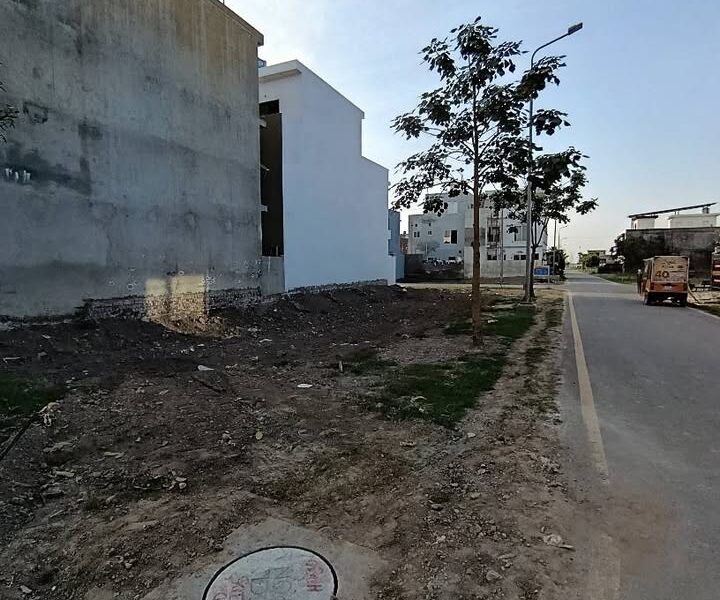 5 Marla Corner Plot For Sale in Park View City Lahore